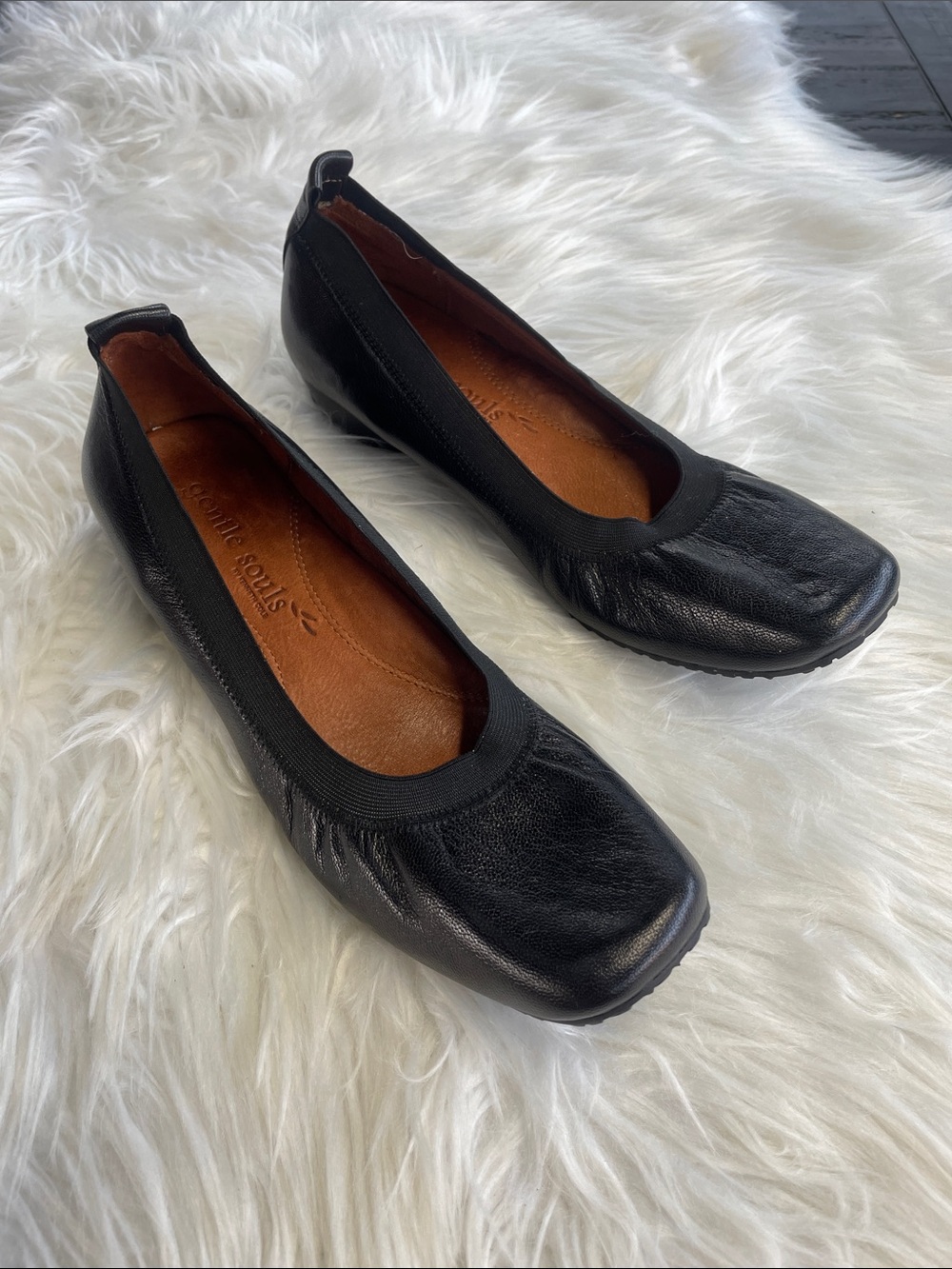 Gentle Souls Black Leather Comfortable Shoes